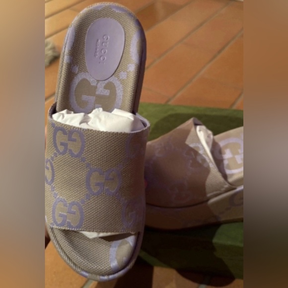 🎉HOST PICK🎉Gucci authentic platform slides.Lavender JumboGG, size 41.Worn once - Picture 2 of 5